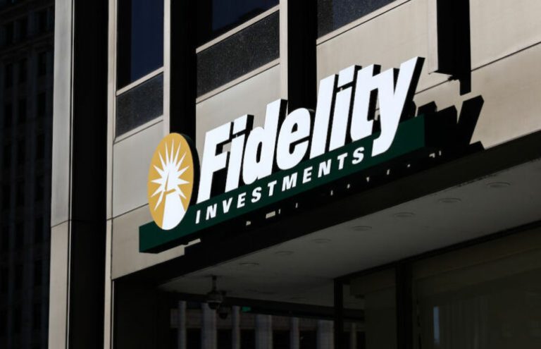 Fidelity Jumps Into Bitcoin Spot ETF Race After BlackRock Filing